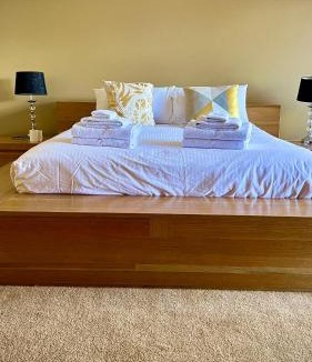 Kalorama Villa | Melbourne Topview Villa in Dandenong ranges near Skyhigh