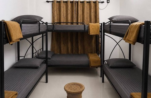 Anna Nagar Hostel | MERITON STAYS - PREMIUM MEN'S PG