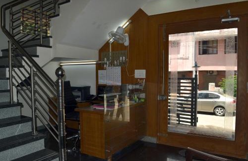 Vadapalani Hotel | Metro Park