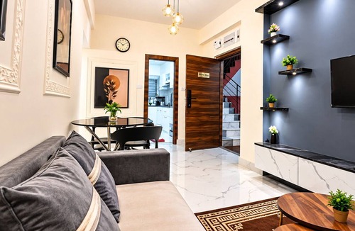 Kolkata Apartment | Metro Stay Luxury 2 BHK Fully Furnished Apartment Near Ruby Hospital
