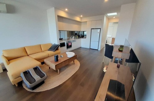 Richmond Villa | MHYL #Cosy Townhouse in Richmond + 1 parking