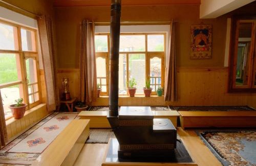 Kaza House | Mid Town Homestay