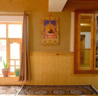 Kaza House | Mid Town Homestay
