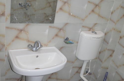 Bodh Gaya Hotel | Middle Way Home Stay