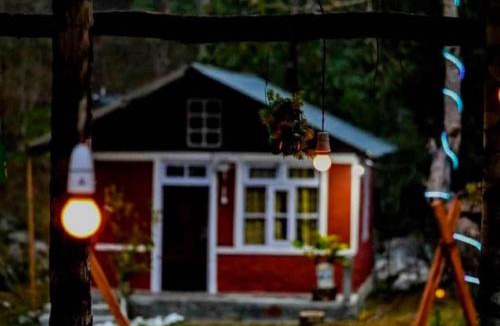 Rishop House | Miknaon River Retreat