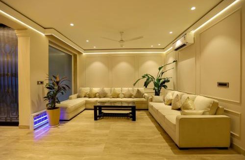 DLF Phase 3 Hotel | Millora Cyber Suites, DLF Phase 3