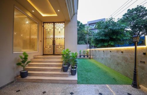 DLF Phase 3 Hotel | Millora Cyber Suites, DLF Phase 3