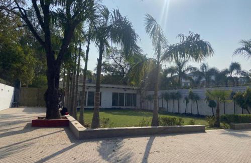 New Delhi House | Mitron Farms