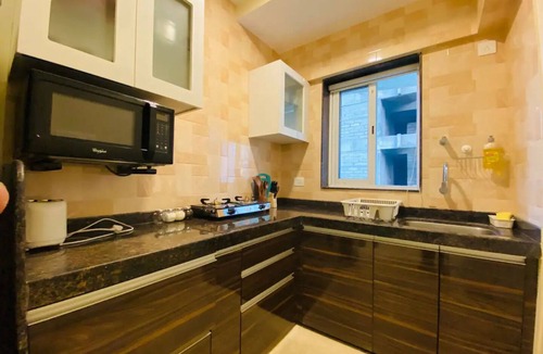 Khar Apartment | Modern 2 Bedroom Apartment in Bandra area with Parkingn