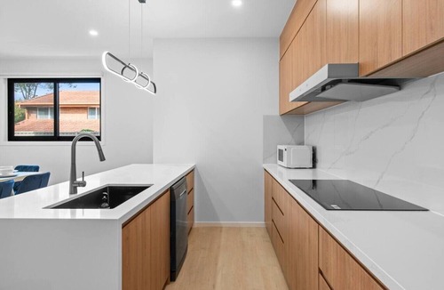 Eight Mile Plains House | Modern 4BR Retreat Near Brisbane CBD