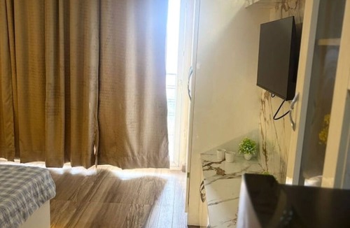 Noida Apartment | Modern Cozy Studio @ Paramount – Perfect for Couples!