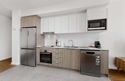 Cannington Apartment | Modern,Newly Furnished Apartment with Full Kitchen