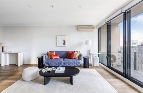 Southbank Apartment | Modern Nomads Summit Southbank Sleek 2BR Resort Living with Gym and Pool