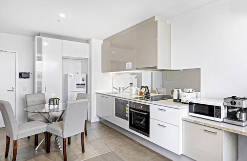 Melbourne Central Business District Apartment | Modern One-bedroom Apt in the Heart of Melbourne