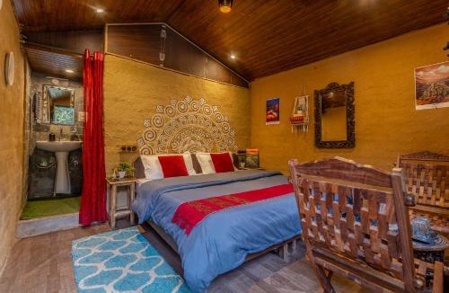 Bir Hostel | Monkey Mud House and Glamps, Bir