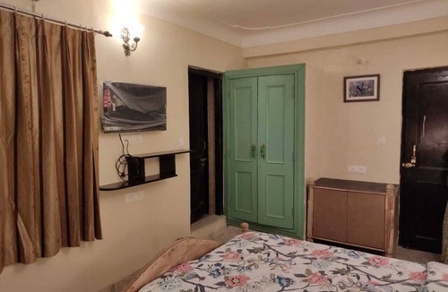 Shavri Colony Hotel | Moti Mahal Muroli