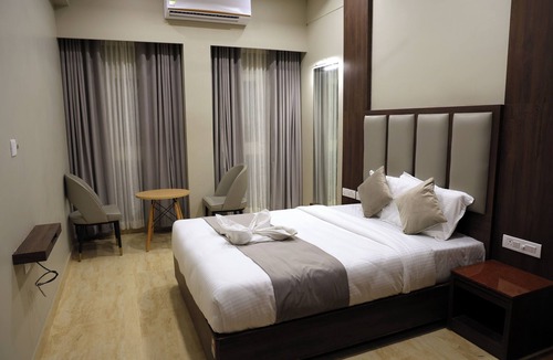 Manapakkam Hotel | Mount Grande