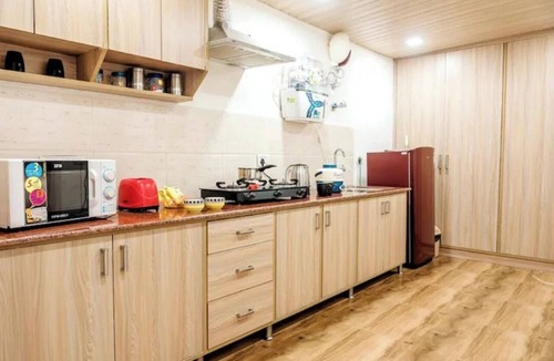 The Mall Road Apartment | Mountain Escape 2BHK apartment in charming Mussoorie with great views