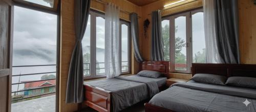 Rishop House | Mountain Pine Vista By ZIVO Homestay