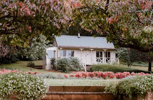 The Patch House | Mountain View Cottage - with spa and fireplace