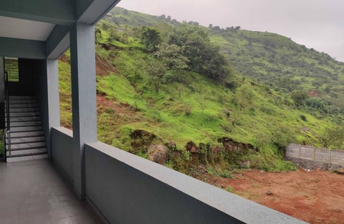 Lonavala House | Mountain View & Spacious 6-bedroom bungalow in Lonavala with Pool