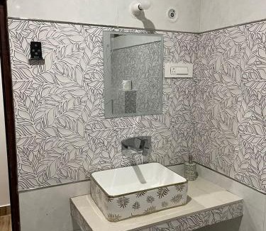 Tehri Hotel | Mrig Valley Resort, Homestay & Banquet