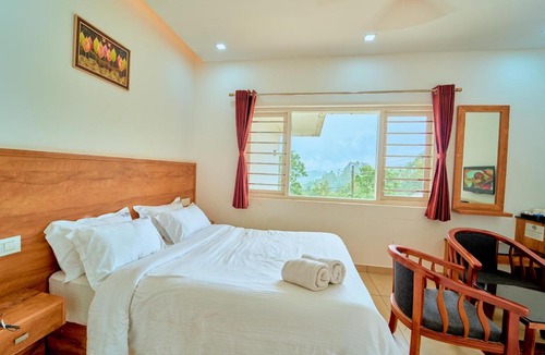 Devikolam Hotel | Munnar Ice Pellets Resort with Pool by VOYE HOMES