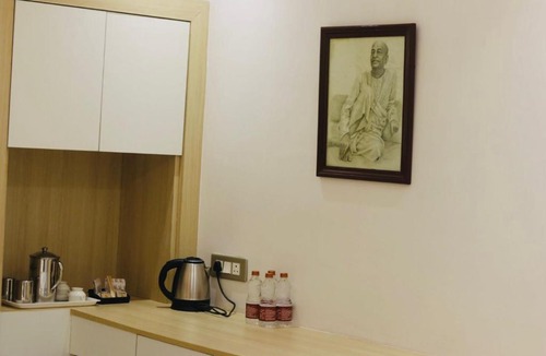 Vrindavan Hotel | MVT Guesthouse & Restaurant