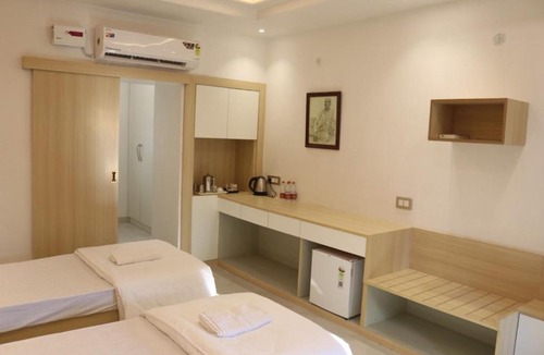 Vrindavan Hotel | MVT Guesthouse & Restaurant