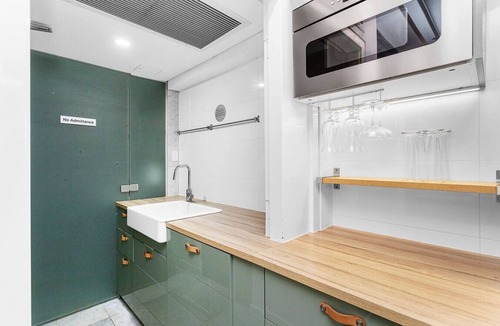 Perth Bed & Breakfast | Nest on Newcastle – E7