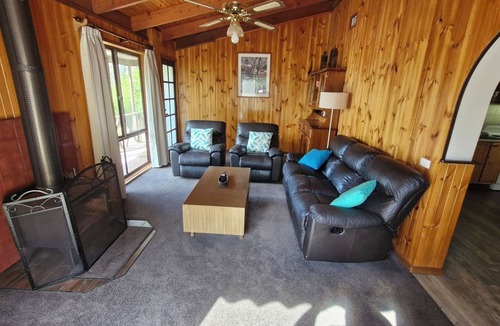 Tyers Cottage | Nestle in Boulton - Old Style Cottage in a secluded location