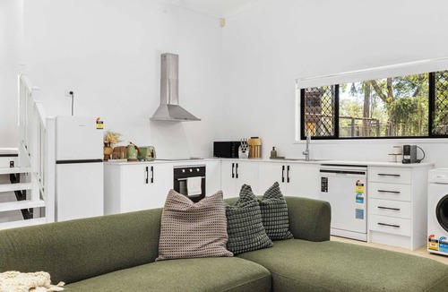 Helensvale House | New 2BR GrannyFlat,Near Movie World, Wet'Wild,Pool