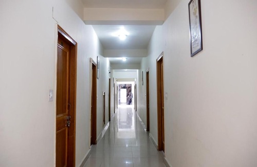 New Manali Hotel | New Ambika International Mall Road Hotel