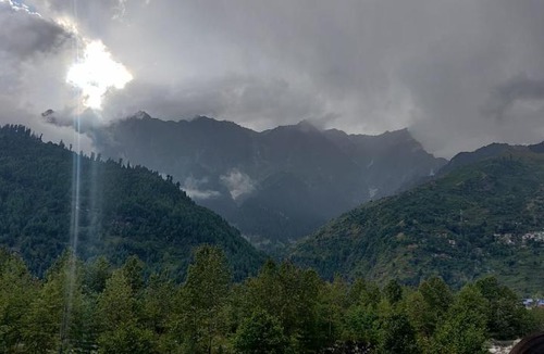 New Manali Hotel | New Ambika International Mall Road Hotel