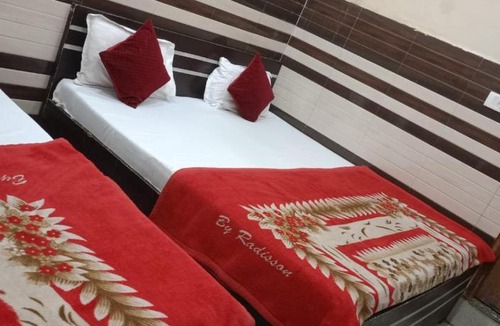 Vrindavan Hotel | New Gaytri place Near by Prem Mandir