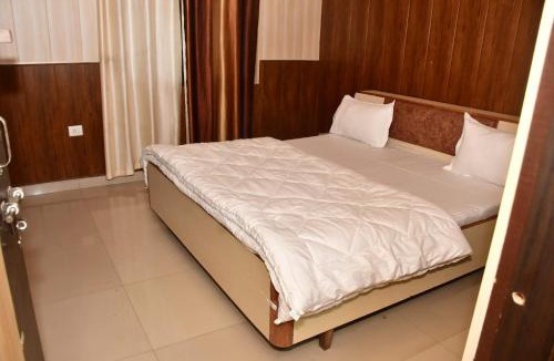 Shyamkhet Hotel | New Vybent Hotel Kainchi Dham