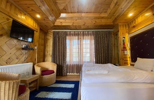 Leh Hotel | Nezer Hostel & Roof Top Cafe