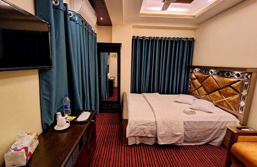 Maijdee Hotel | Nice Guest House-2