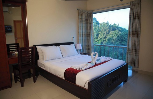 Rangamati Hill District Hotel | Nisarga Pod House Kaptai