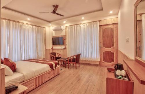 Bhuntar Hotel | NKM Stays