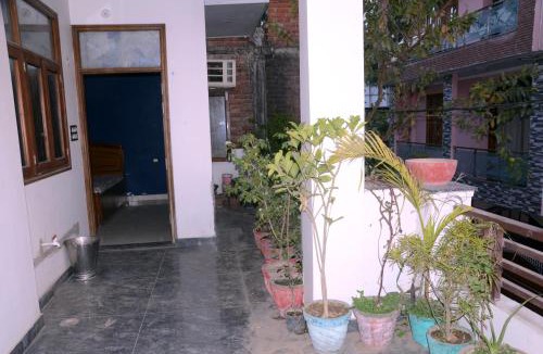 Gomti Nagar House | Noor Villa, Your Home Away From Home