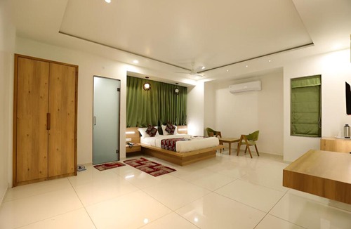 Rajkot Hotel | Nova Yashraj Hotel