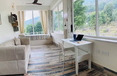 Sidhpur Villa | Oak by the River - Luxury villa in the serene outskirts of Dharamshala/Mcleod