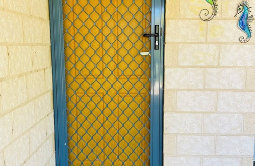 Preston Beach House | Ocean breeze Villa 3BR Walk to the beach No pets