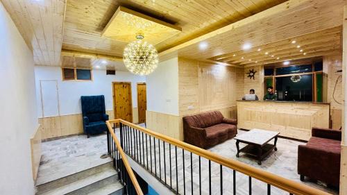 Old Manali Hotel | Ocean Inn & Meadows Inn ! Couple Friendly ! Family Hotel ! Walking Distance From Mall Road
