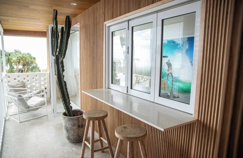 Bilinga Apartment | Ocean View Bilinga Stay | Sleeps 4 + E-Bikes, Unit 3