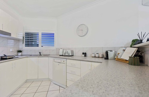 Trinity Beach Apartment | Oceanfront 2 Bedroom Apartment at Trinity Beach