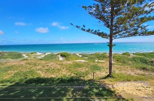 Ledge Point House | Oceanfront retreat with breathtaking views steps from the shore.