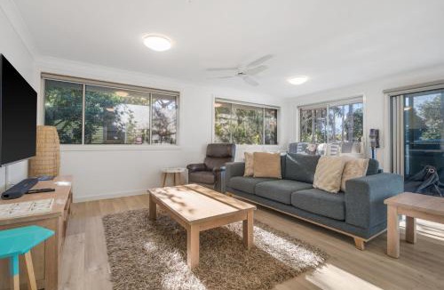 North Haven House | Off The Wall