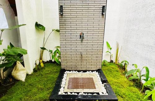 Ramanagara Villa | Oh - Bali Villa by Travent Mug